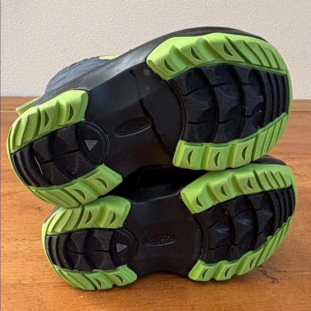 Keen Lumi Kids' Black and Lime Lined Snow Boots Size 10